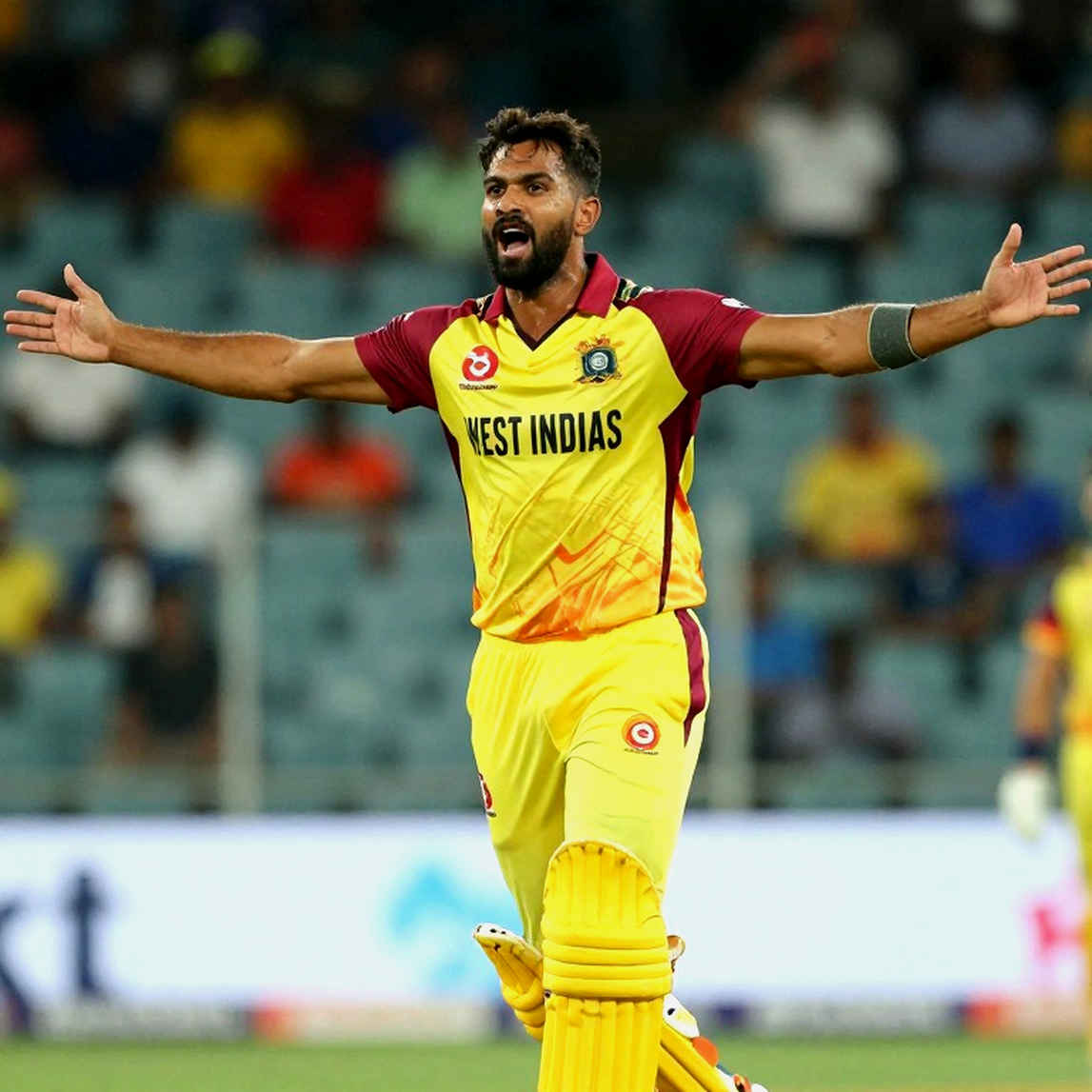 বোলিং মেশিন বসানোর দাবি: ফ্ল্যাট পিচের যুগে স্পিনারের জ্যামিতি কোথায় হারিয়ে যায়