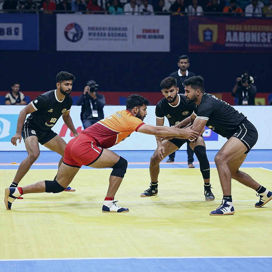 ০-৩ থেকে ১৯:০০ — হিজতোর জাঙ্গল ডুয়েল আর সিড-১ এর দুই মুখ