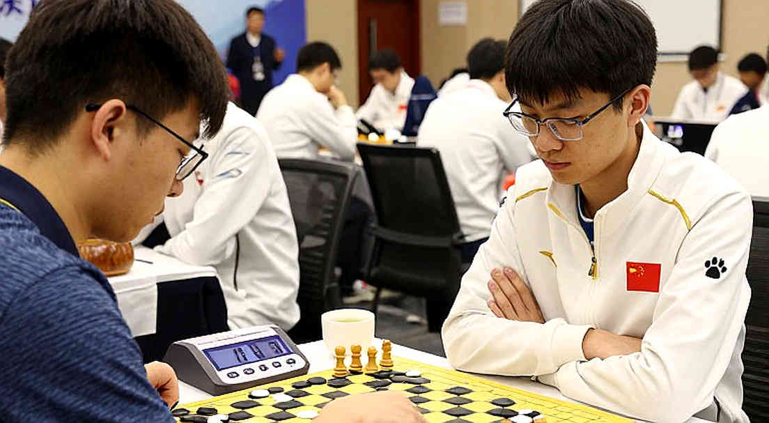 SCHACH থেকে CHESS INSIGHT: দাবার ভাষা বদলাচ্ছে, প্রশ্নটা কে টাকা দিচ্ছে